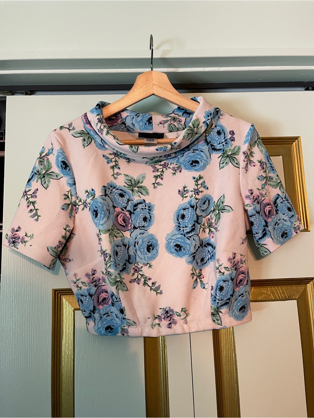 Pin up Couture x Laura Byrnes Joana Crop Top in Blue Rose Crepe
